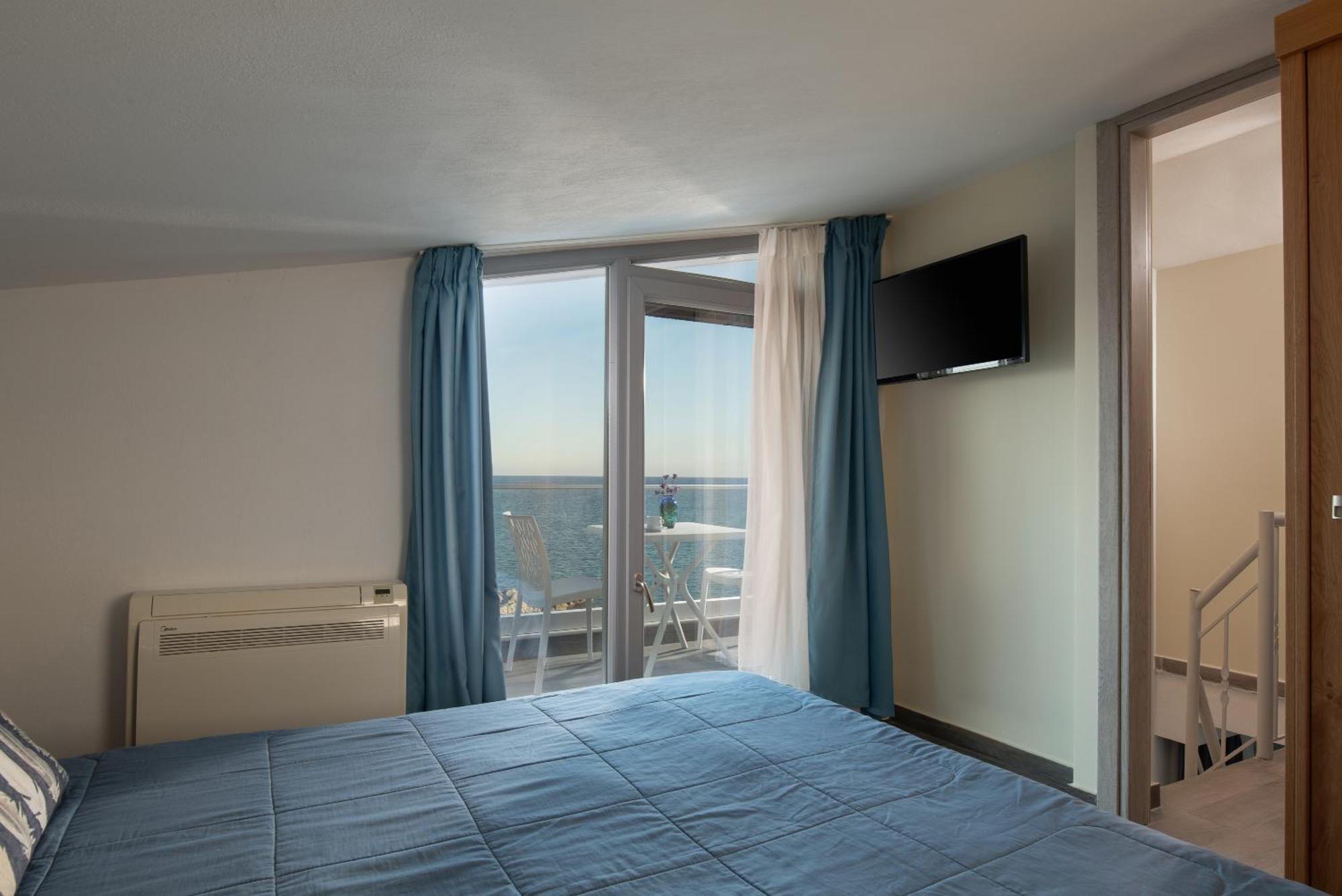 Almare Seaside Studios & Suites - Sarti Sithonia Exterior photo